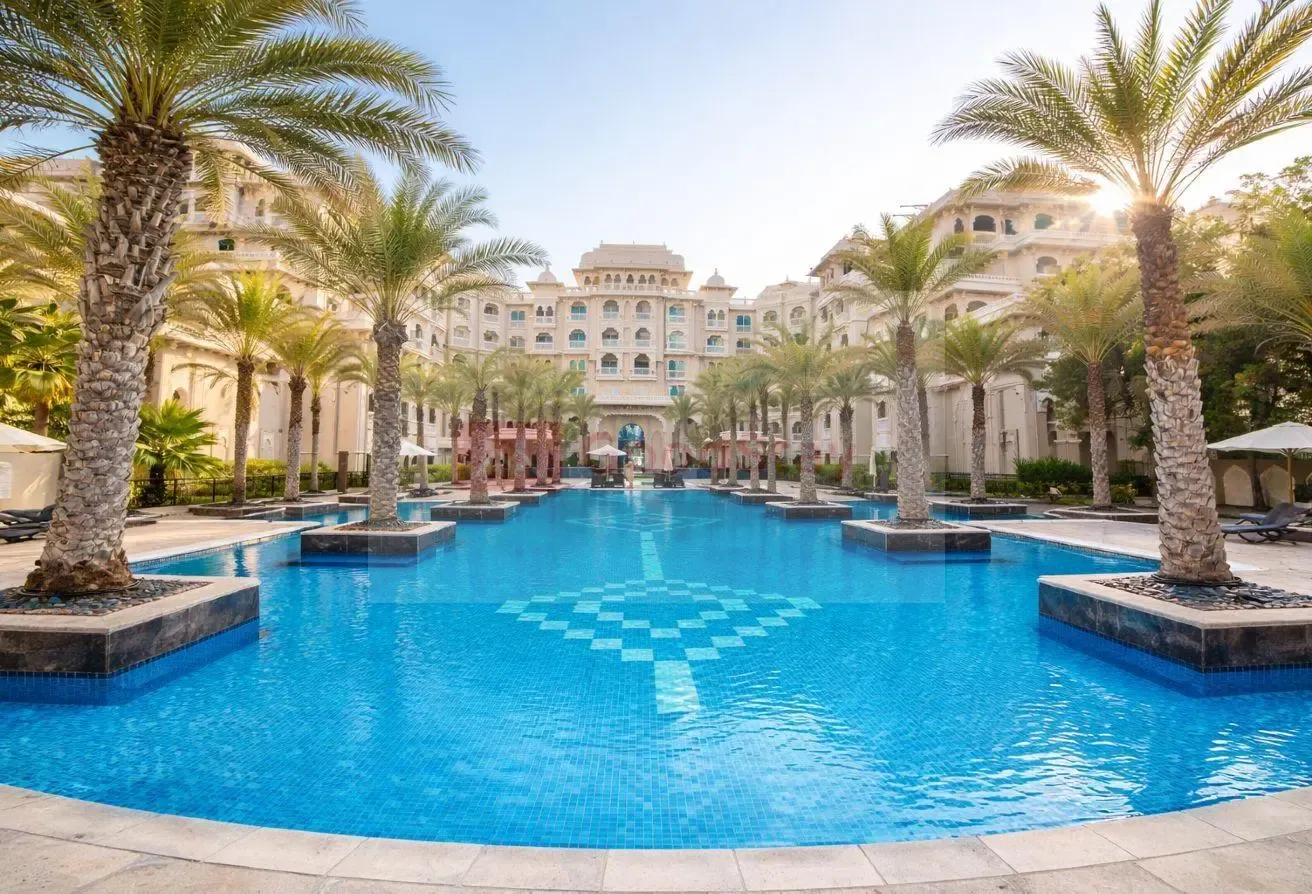 Spacious 2BR Seaview Balcony, Private beach&pool