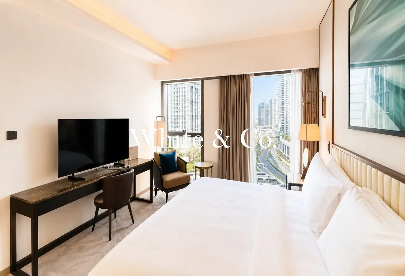 Luxury Living | Iconic Waterfront | 1 bed