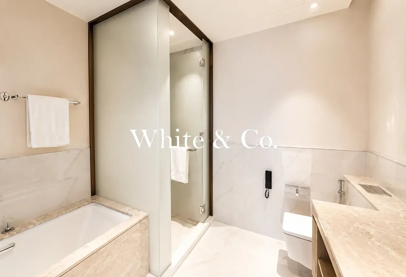 Luxury Living | Iconic Waterfront | 1 bed