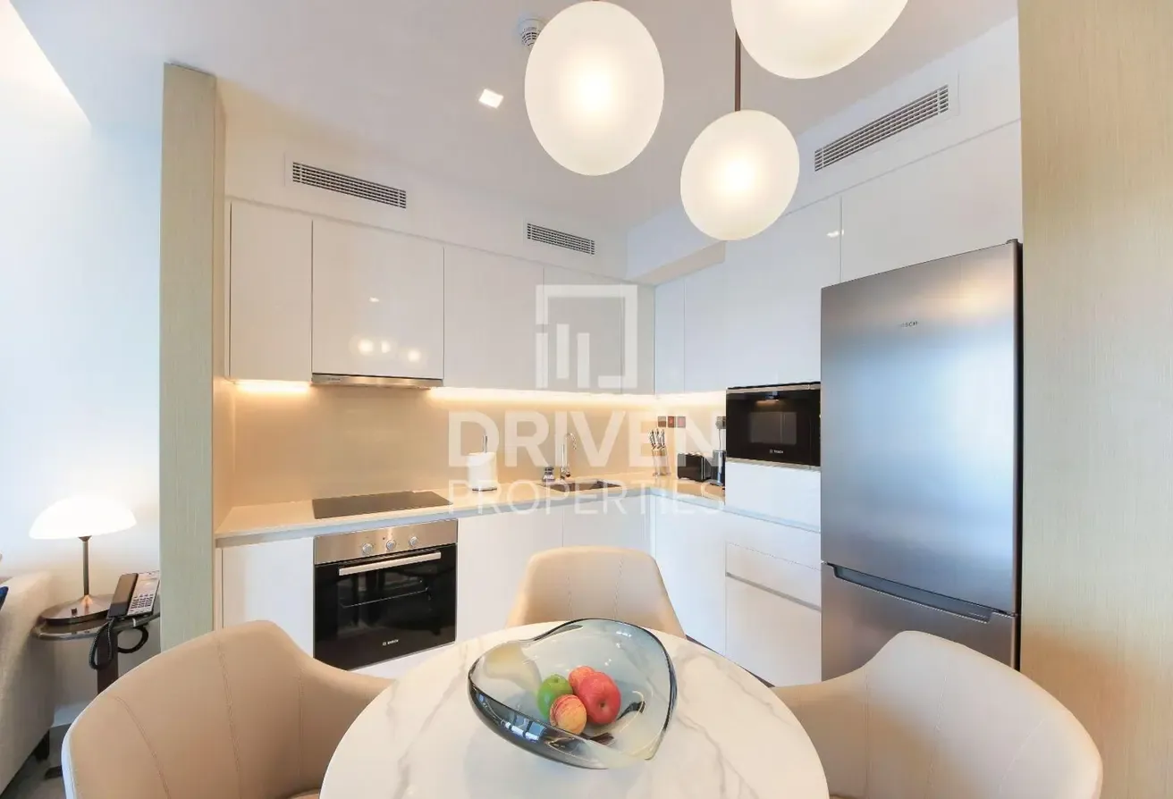 Vacant | Elegant Living | Sea and Burj Views