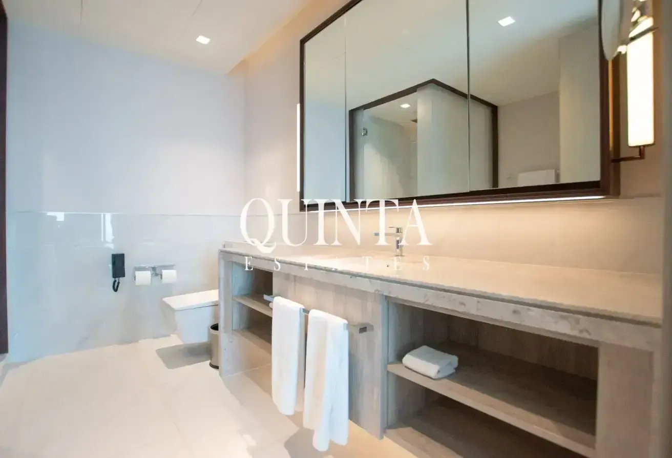 Stunning Unit | Vibrant Community | Available 20th June