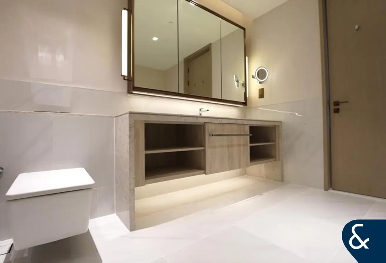 Luxury | Furnished |  1 Bed Apartment