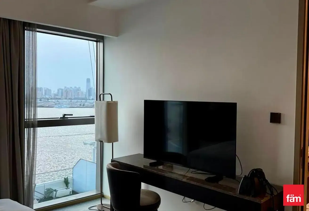 Creek & Downtown Skyline View | Spacious