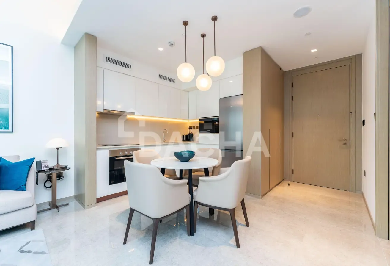 Low Floor | Vacant | Community view