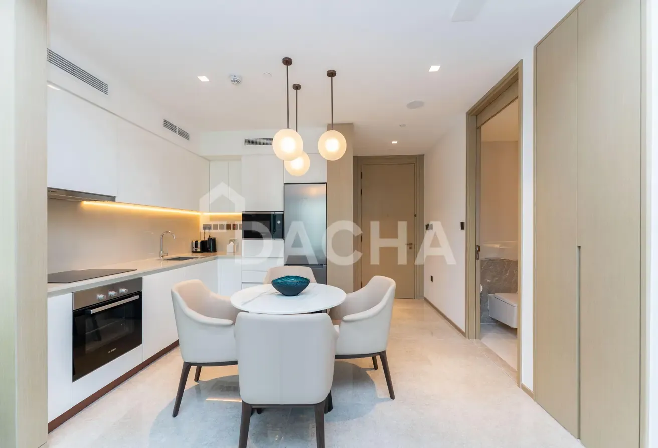 Low Floor | Vacant | Community view