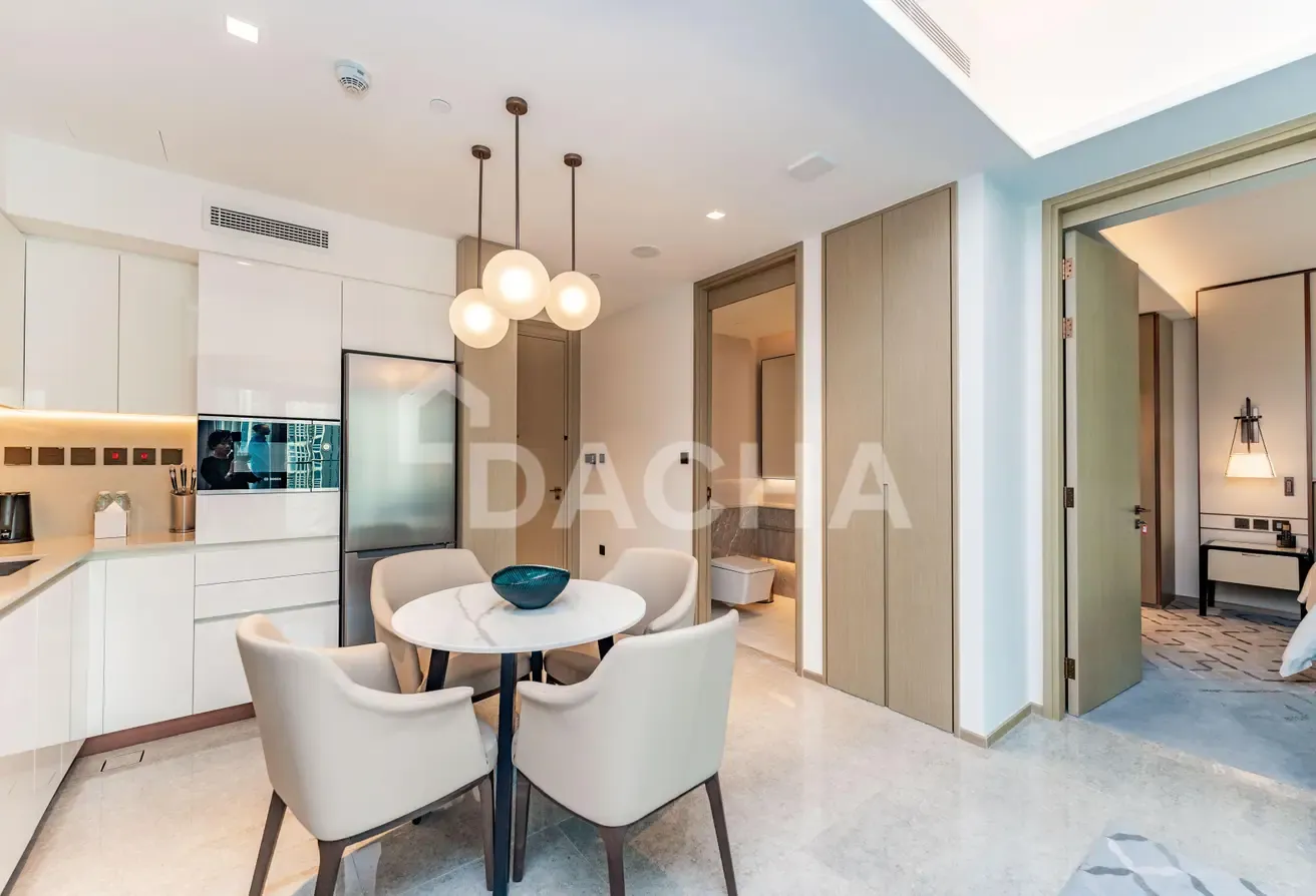 Low Floor | Vacant | Community view