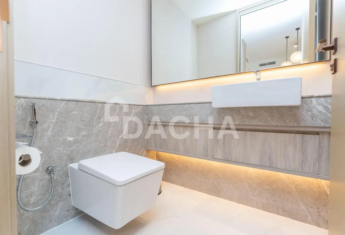 Low Floor | Vacant | Community view