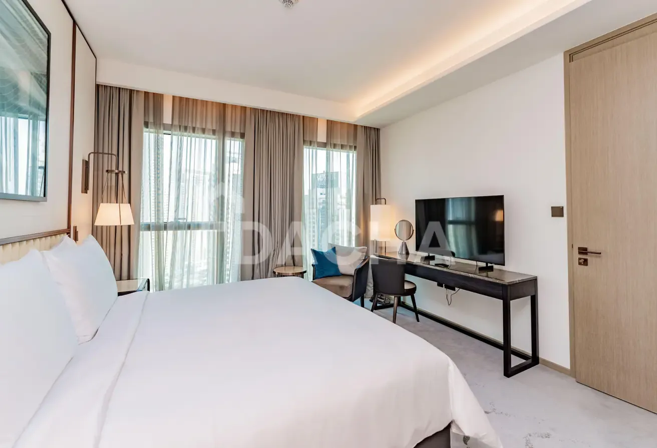 Low Floor | Vacant | Community view