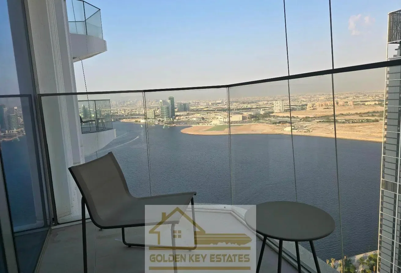 Stunning Creek Views - Large Layout - Furnished