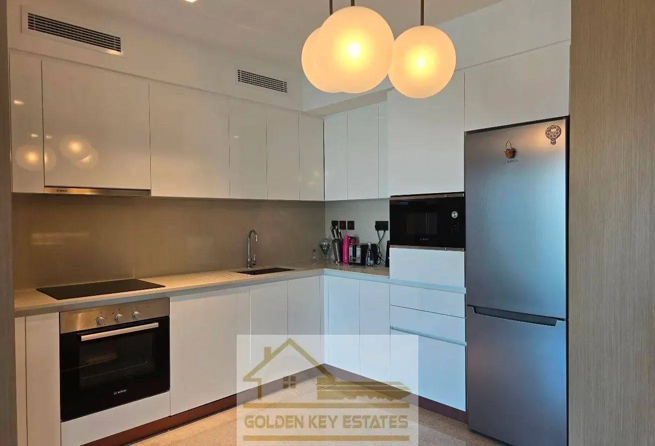 Stunning Creek Views - Large Layout - Furnished