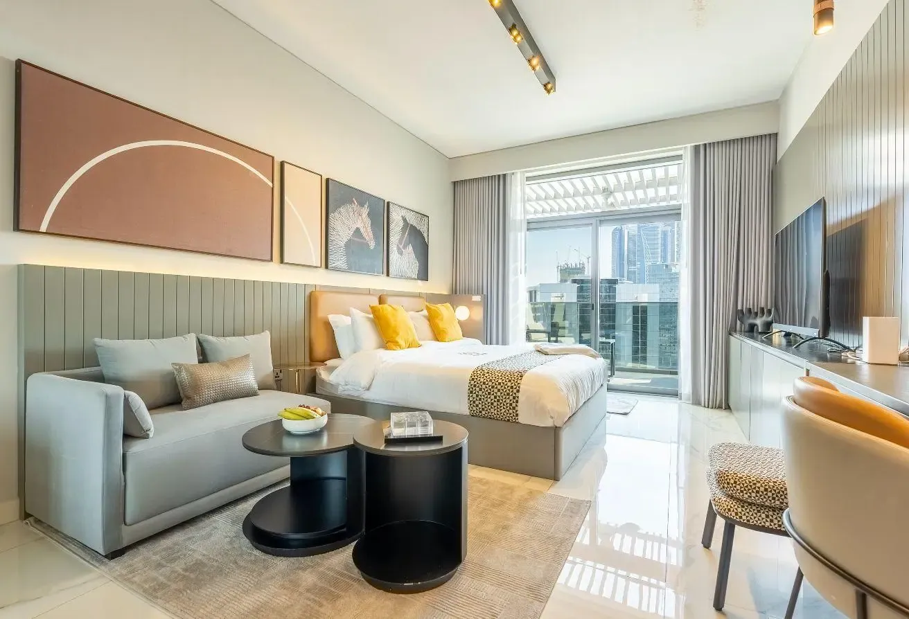 Mag 318 Studio | High Floor | Bright Canal View