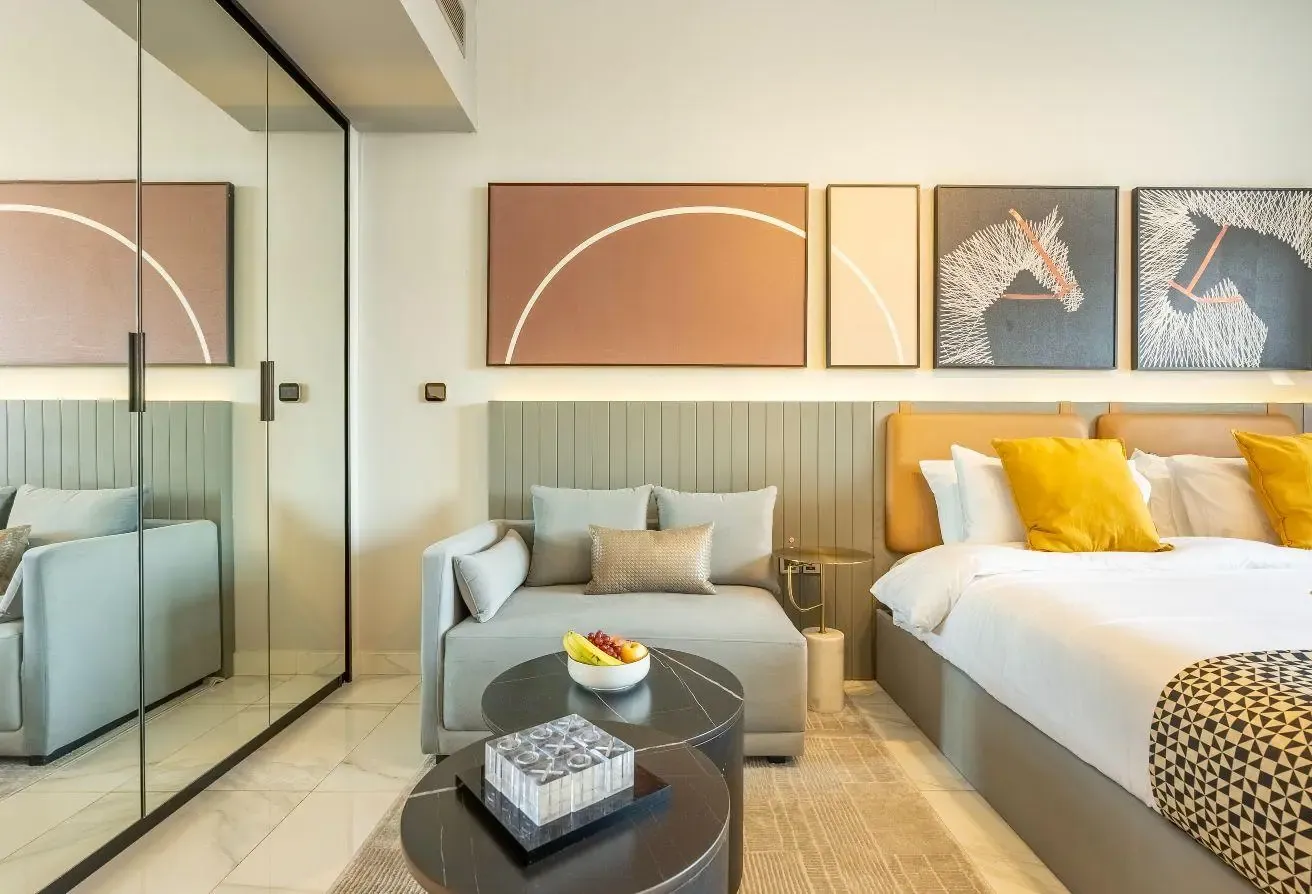Mag 318 Studio | High Floor | Bright Canal View