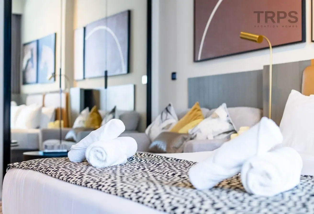 Bright Studio | Walk to Dubai Mall | Furnished