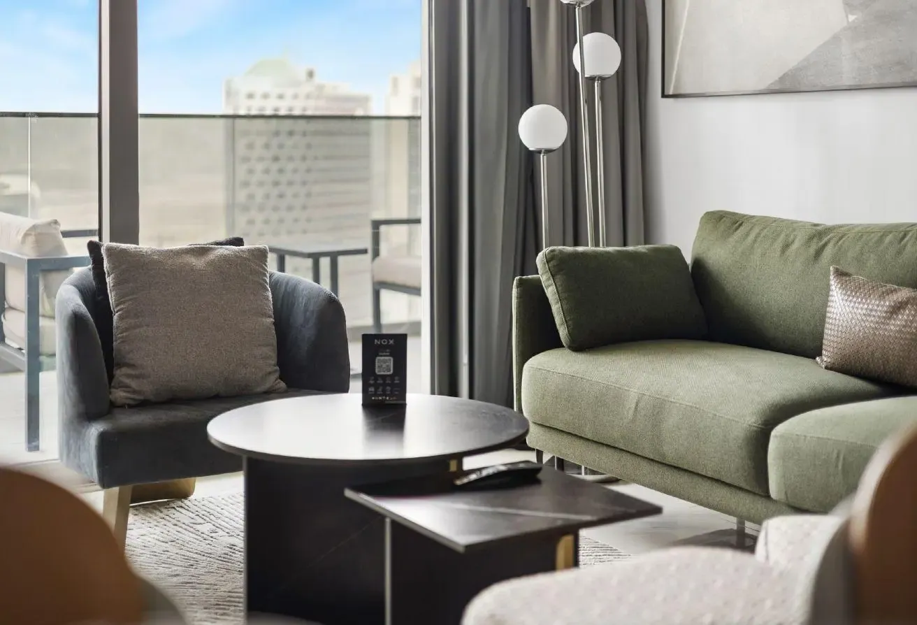 Spacious | 1BR Plus Study Room  | Canal View