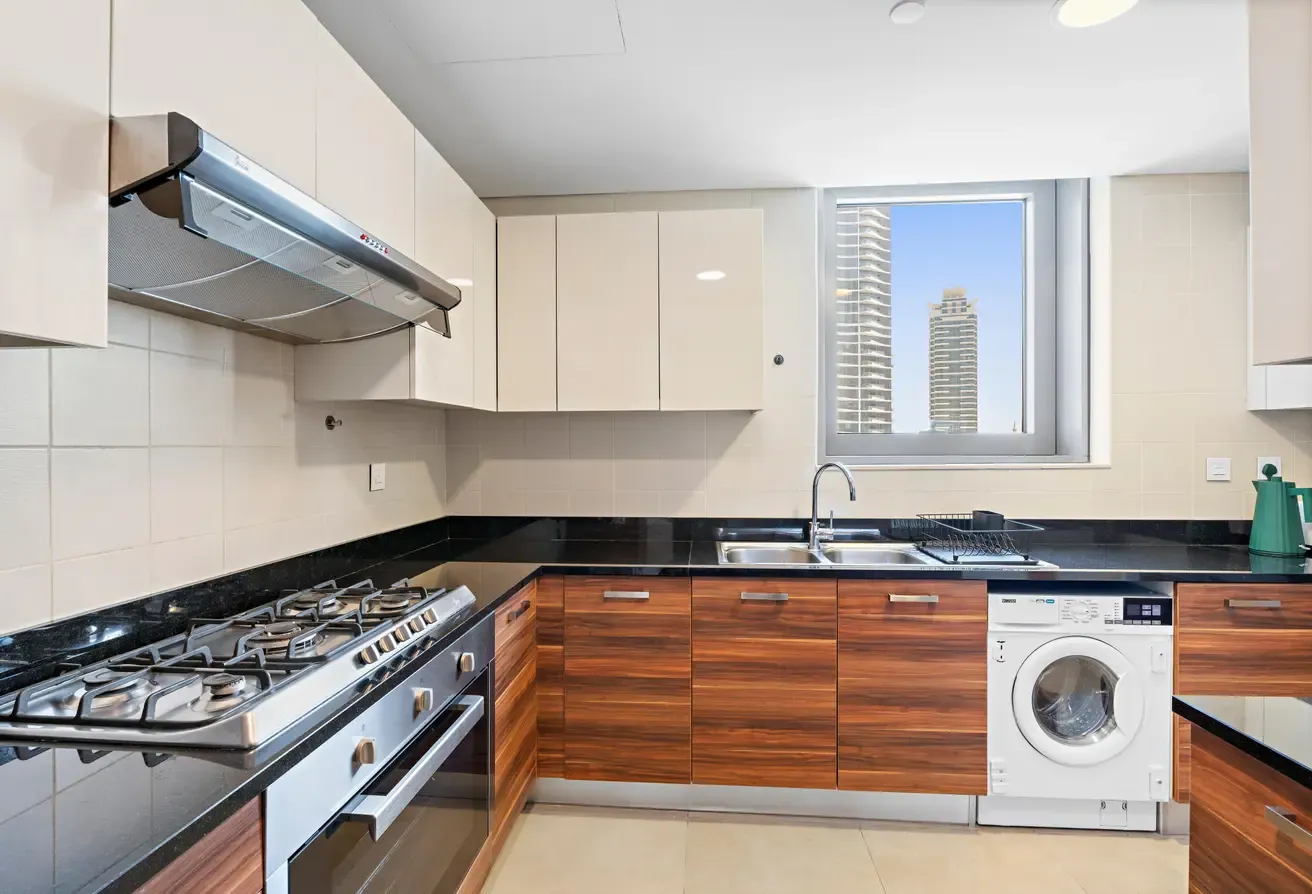 SUMMER DEAL | ALL BILLS INCLUDED | NEAR BEACH