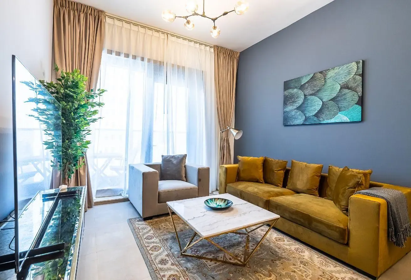 Luxury Living 2BR Few Steps from Marina and Beach