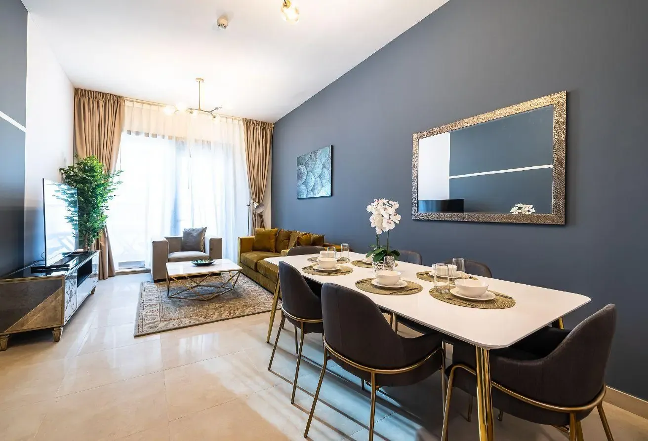 Luxury Living 2BR Few Steps from Marina and Beach