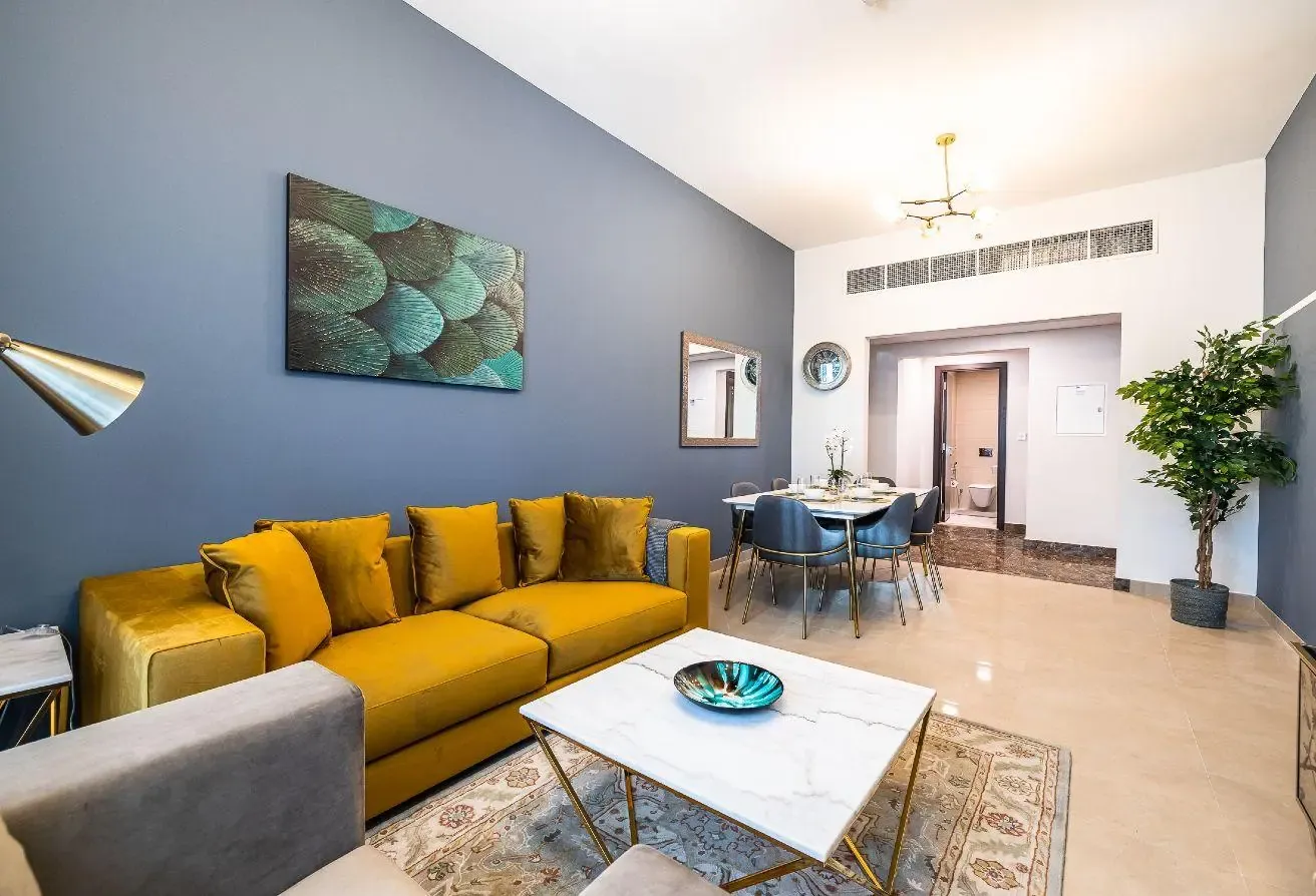 Luxury Living 2BR Few Steps from Marina and Beach