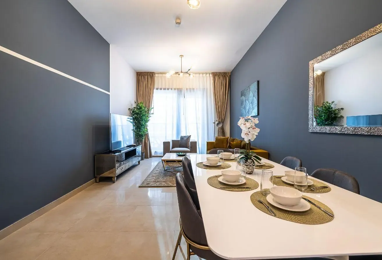 Luxury Living 2BR Few Steps from Marina and Beach