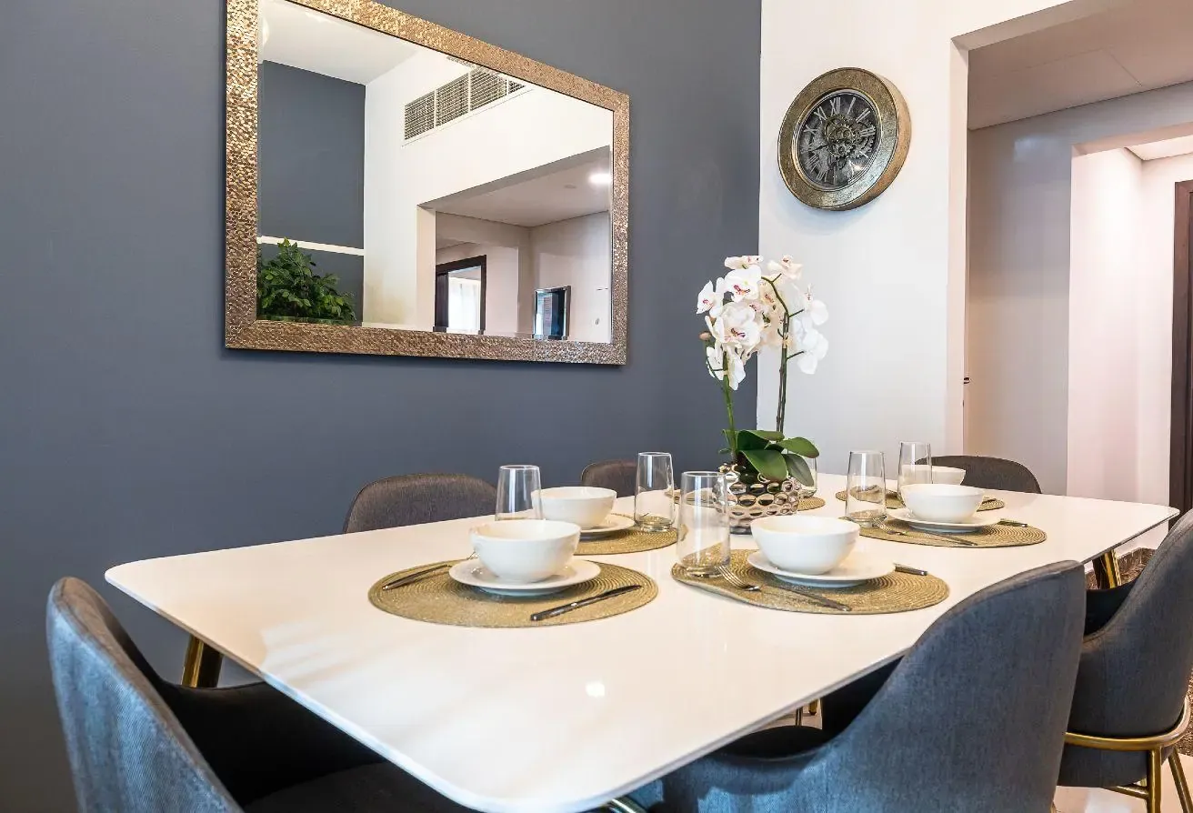 Luxury Living 2BR Few Steps from Marina and Beach