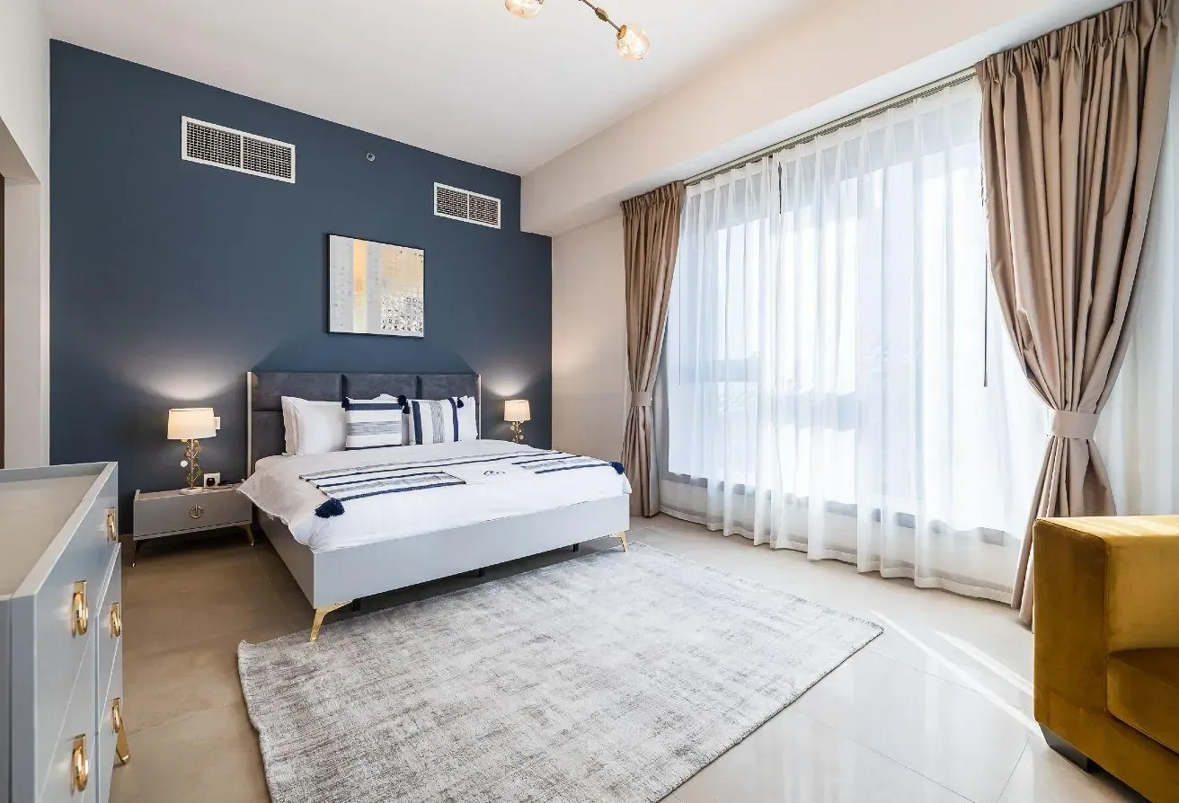 Luxury Living 2BR Few Steps from Marina and Beach