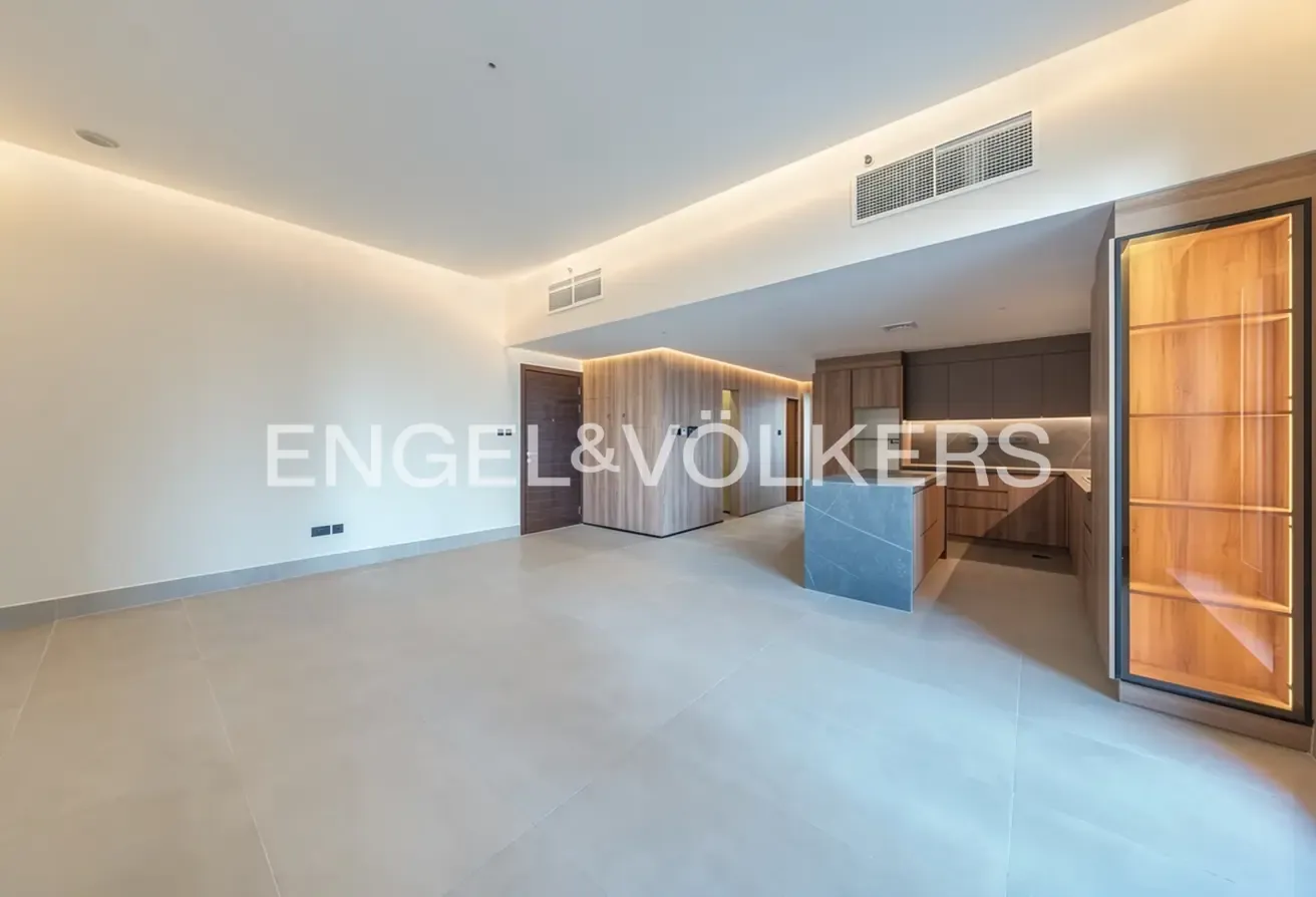 Fully Upgraded | Vacant | Full Marina View