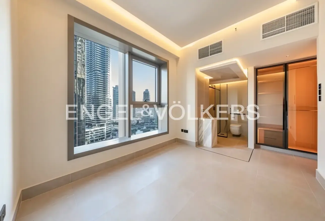 Fully Upgraded | Vacant | Full Marina View