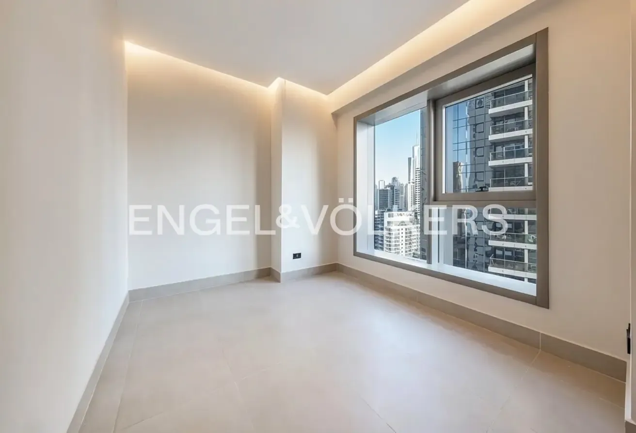 Fully Upgraded | Vacant | Full Marina View