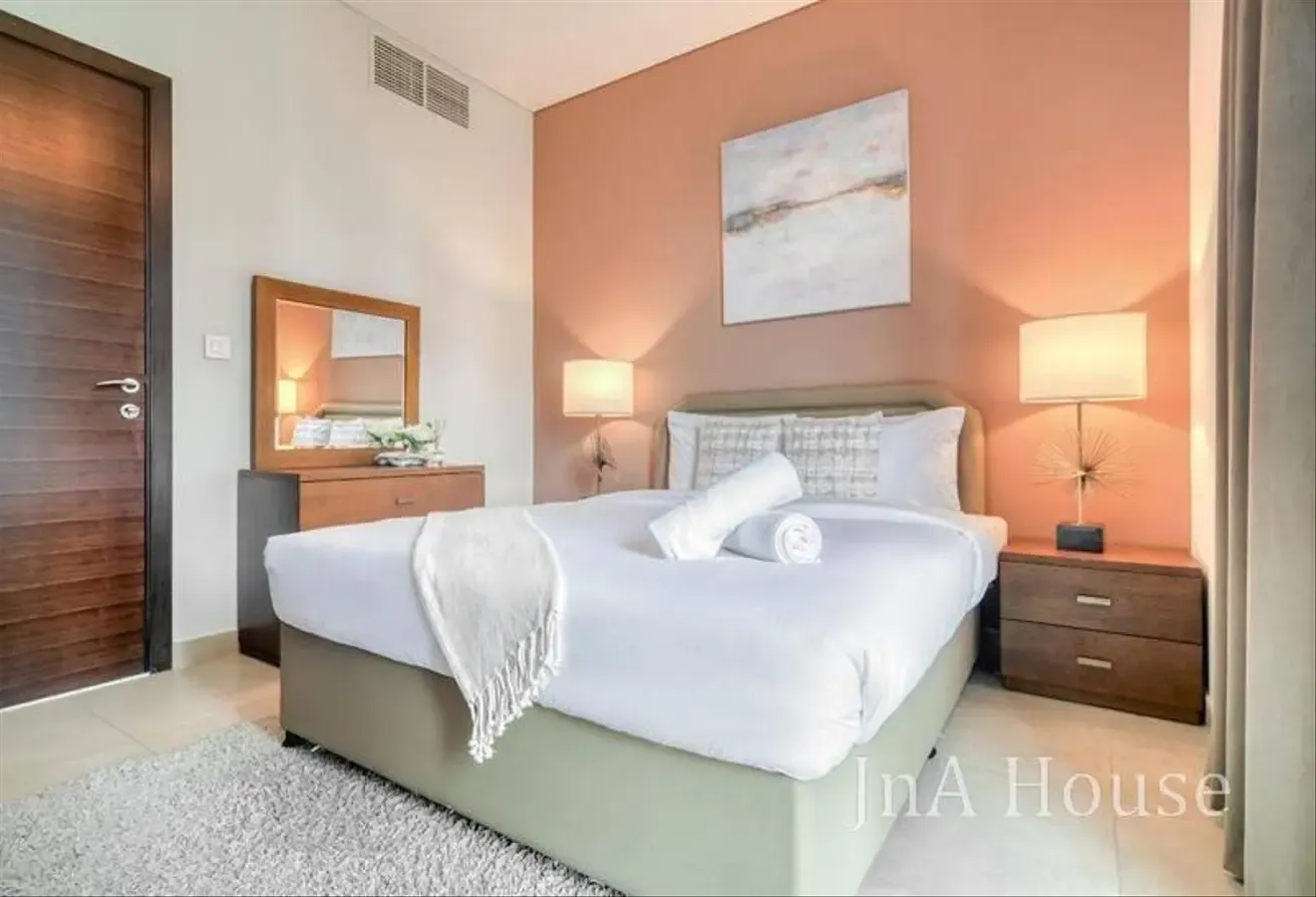 PREMIUM CANAL VIEW I FURNISHED I VACANT