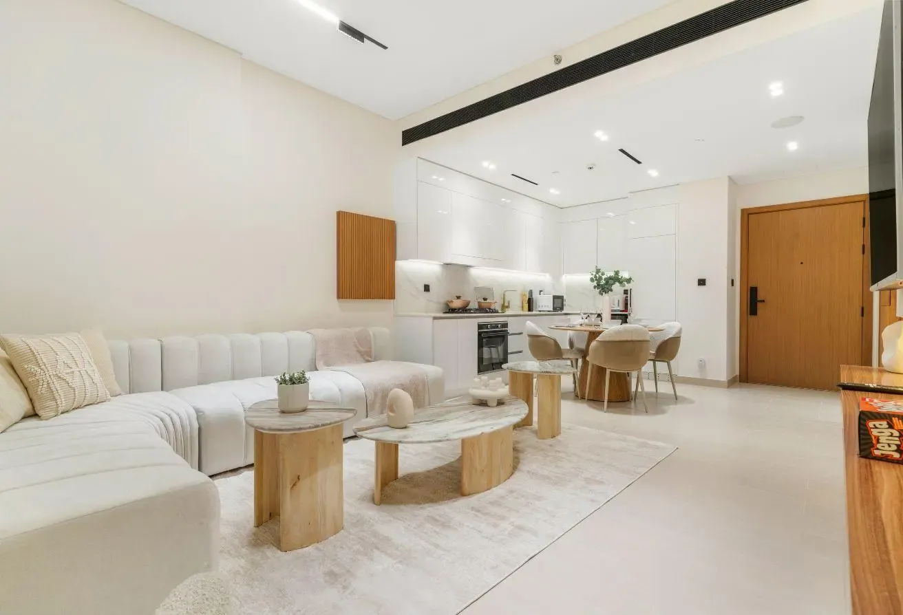 Bright & Elegant Apartment in the Heart of JVC