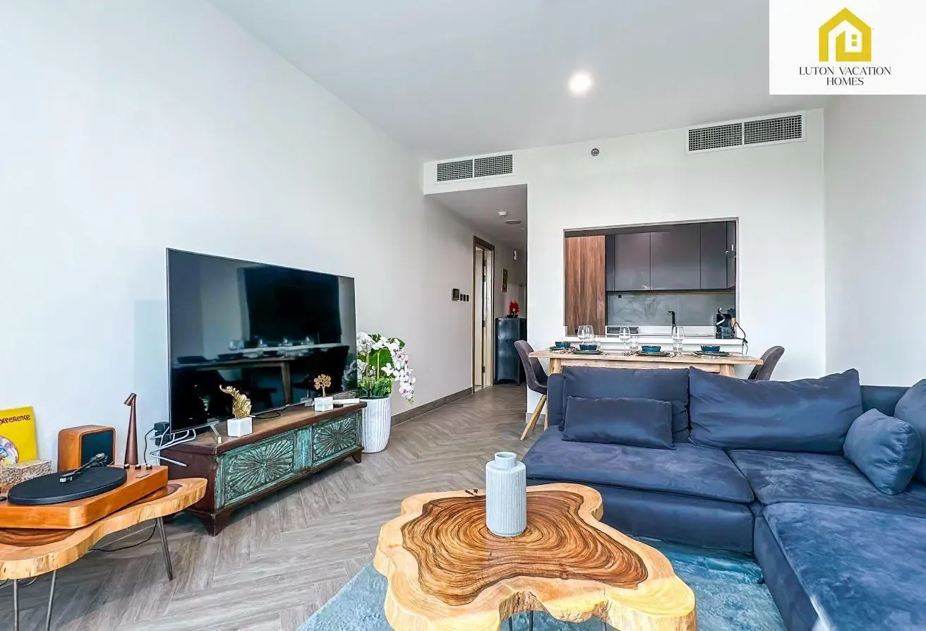Stylish 1BR in JVC, Near Marina & Downtown