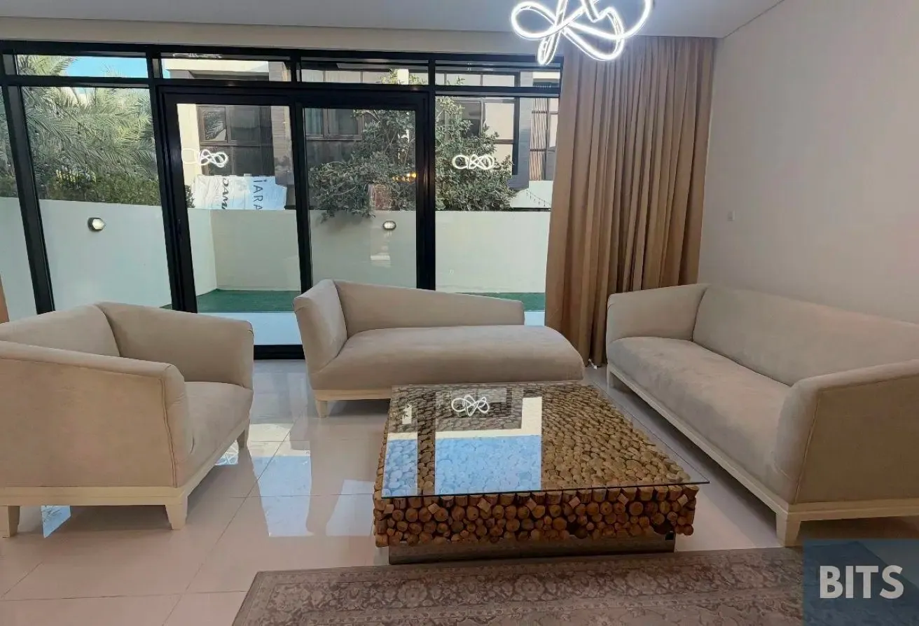 Spacious 3BR Villa | Fully Upgraded & Furnished |