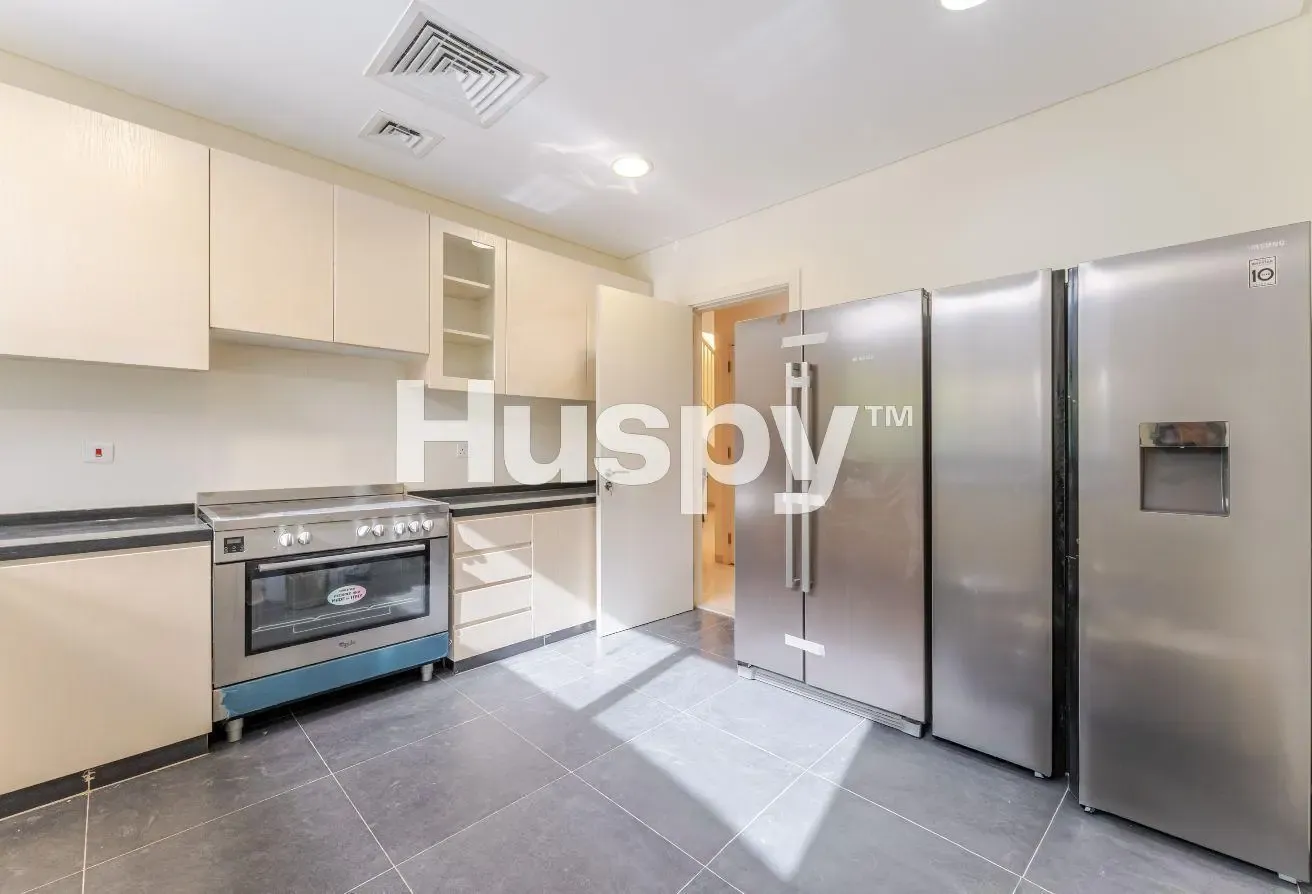 Vacant | Large Layout | Furnished