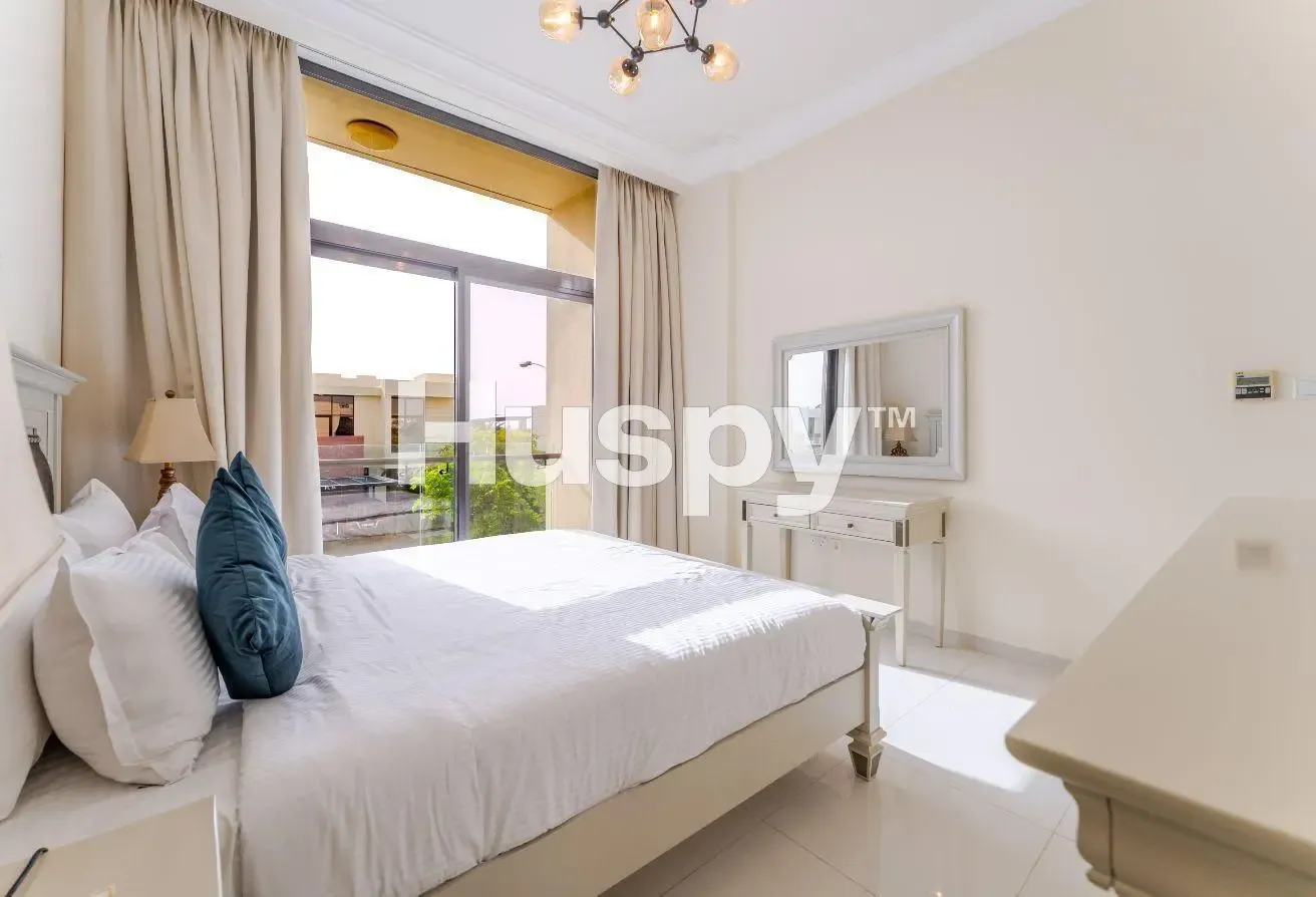 Vacant | Large Layout | Furnished
