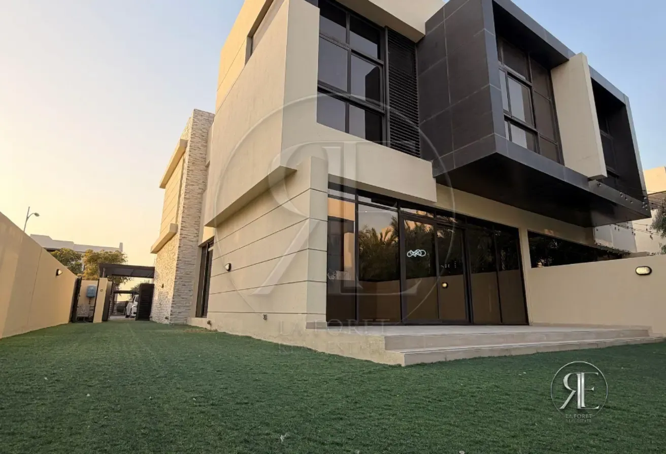 Luxury 3BR | Spacious Layout | FLORA VILLA