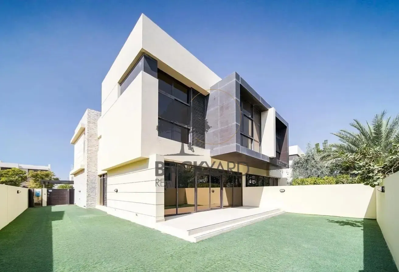 SPACIOUS 3BR VILLA | CLOSED KITCHEN | SINGLE ROW