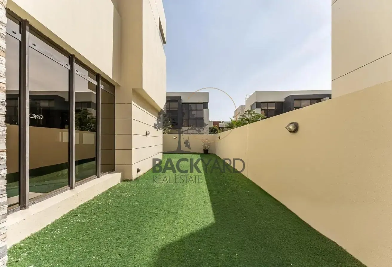 SPACIOUS 3BR VILLA | CLOSED KITCHEN | SINGLE ROW