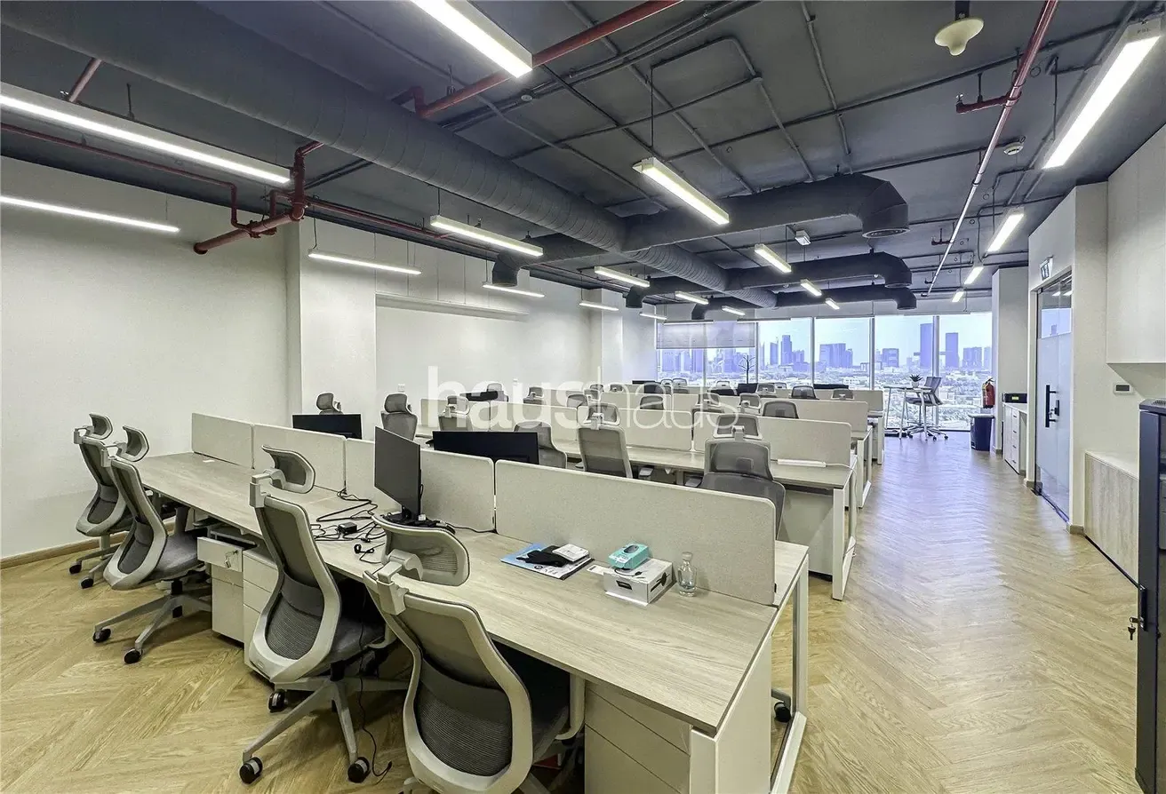 Turnkey Office | 4 Parking Spaces | Premium Fitout