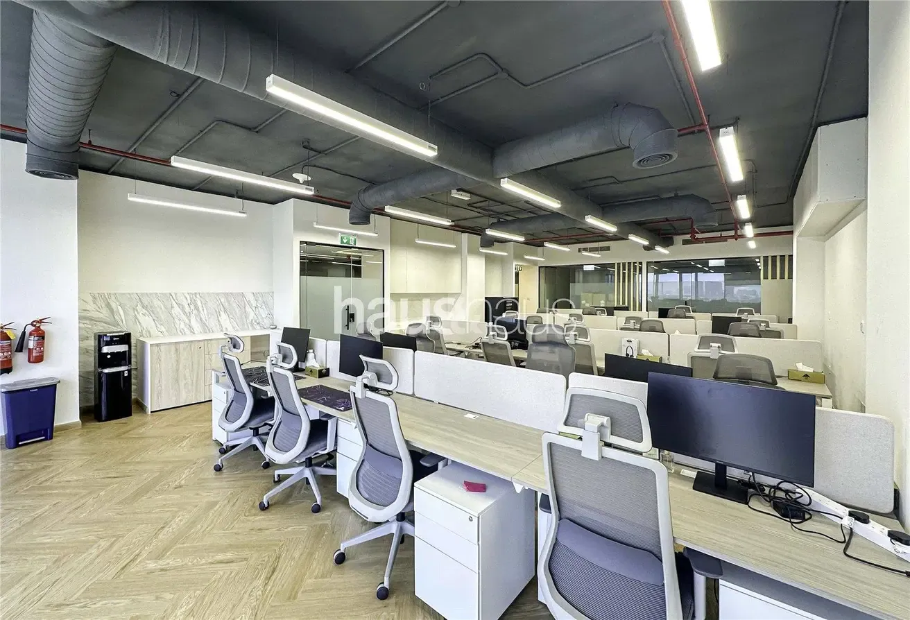 Turnkey Office | 4 Parking Spaces | Premium Fitout