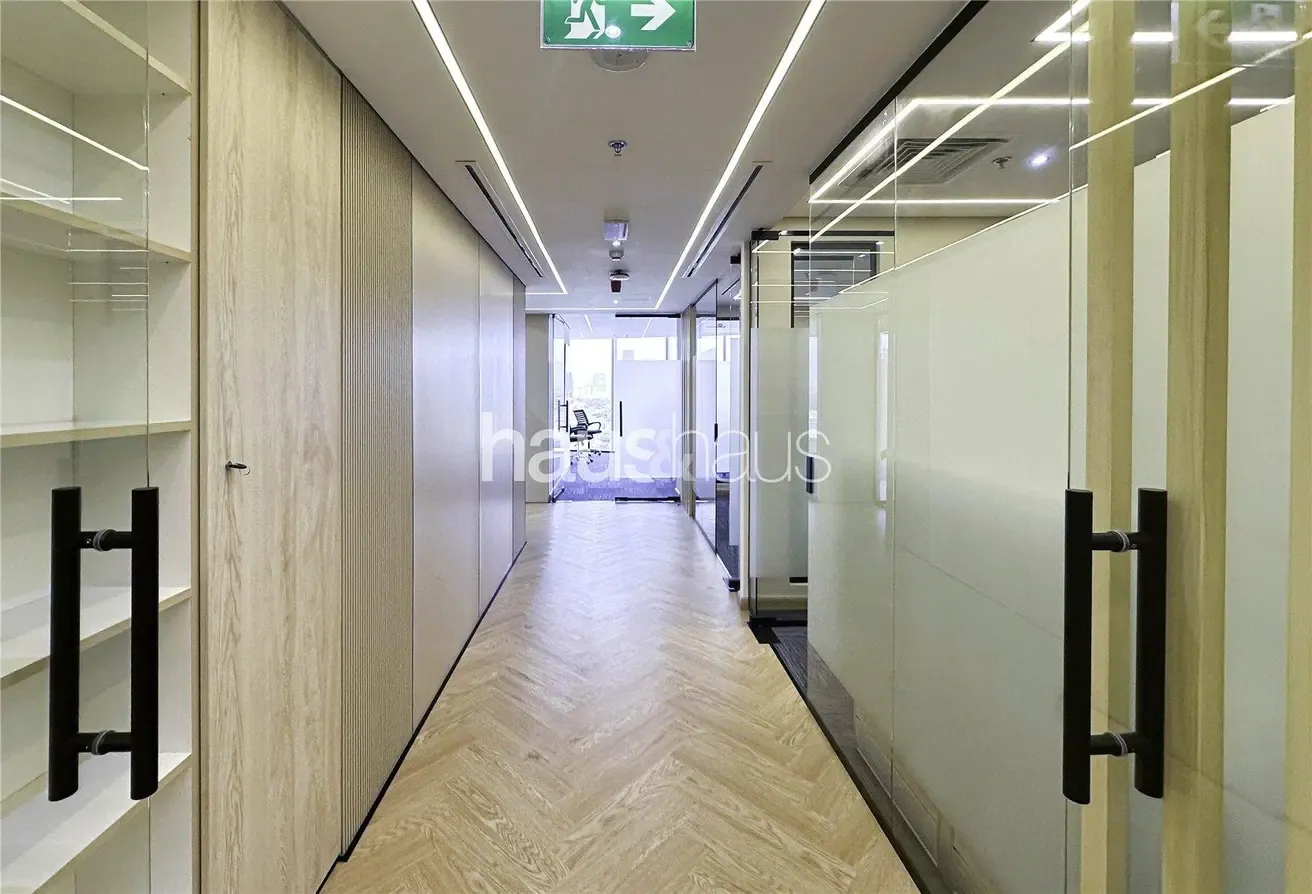 Turnkey Office | 4 Parking Spaces | Premium Fitout