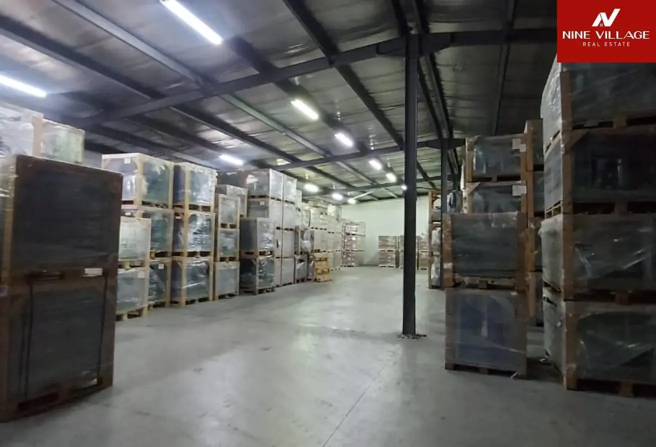 Warehouse for Sale in JAFZA 159000 sqft with 6-7 m