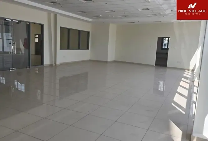 WAREHOUSE FOR SALE IN JABEL ALI IND1