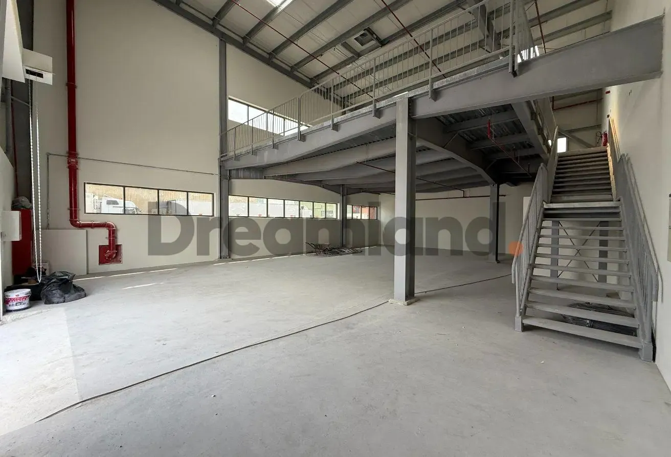 10-Unit Warehouse Facility | Spacious | Fitted