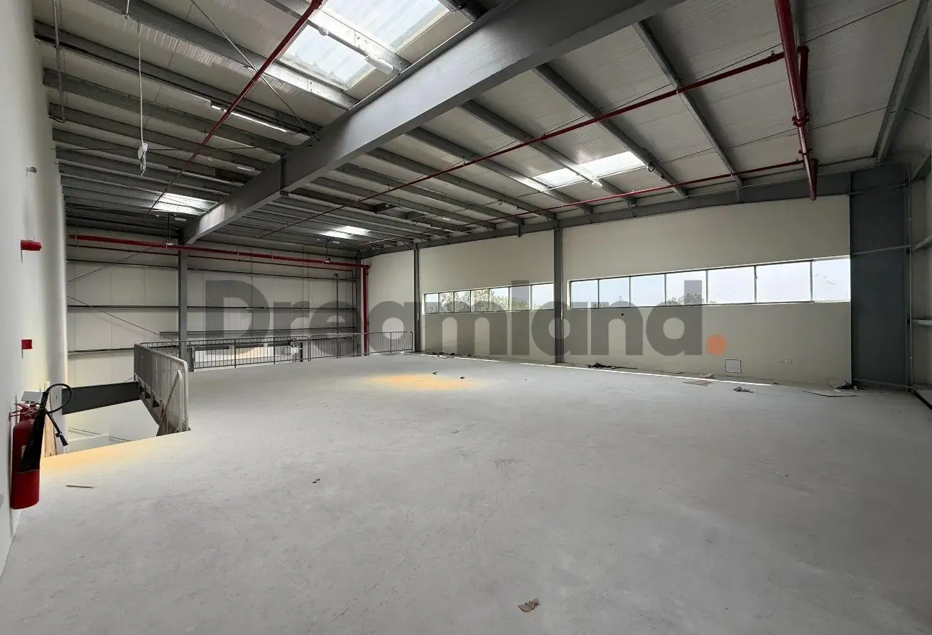 10-Unit Warehouse Facility | Spacious | Fitted
