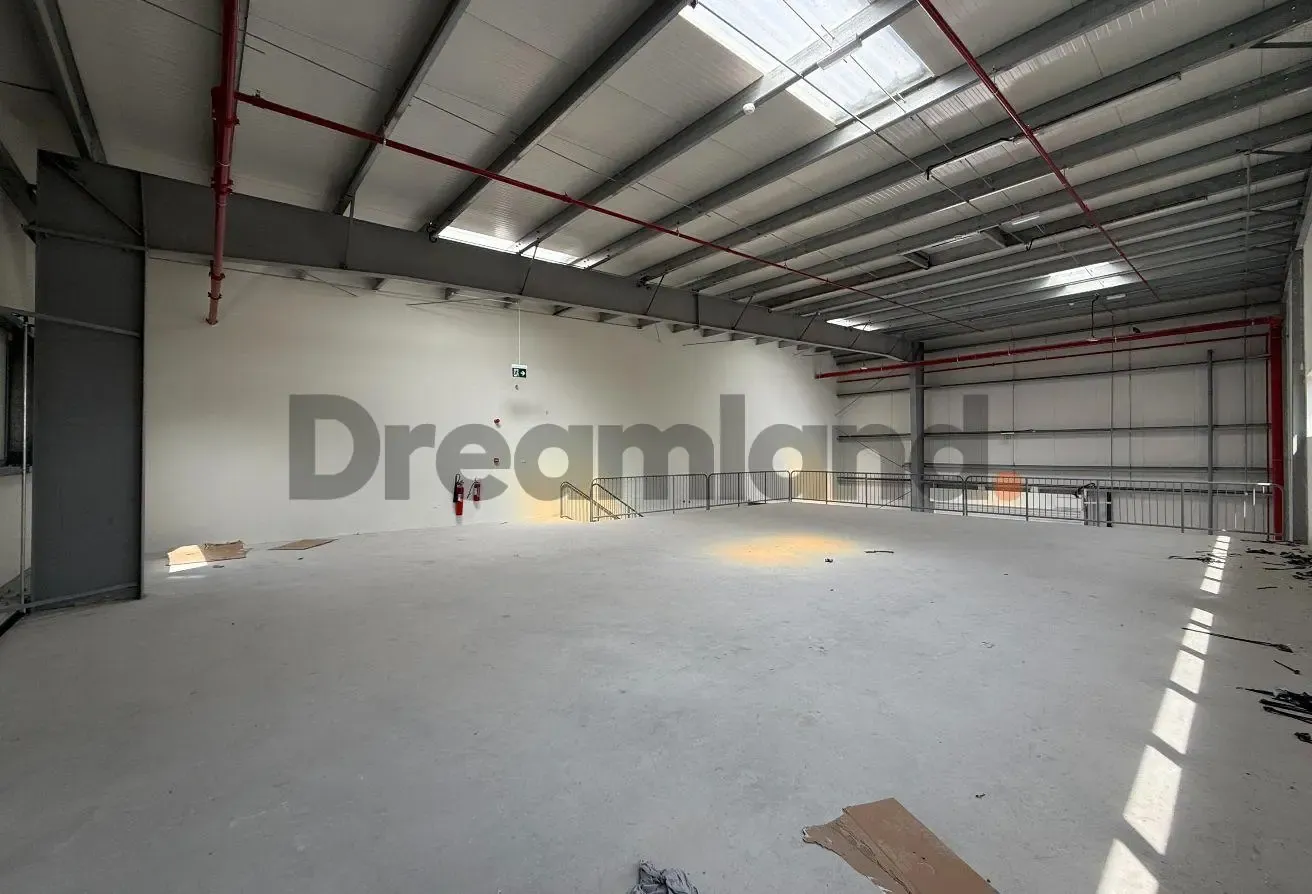 10-Unit Warehouse Facility | Spacious | Fitted