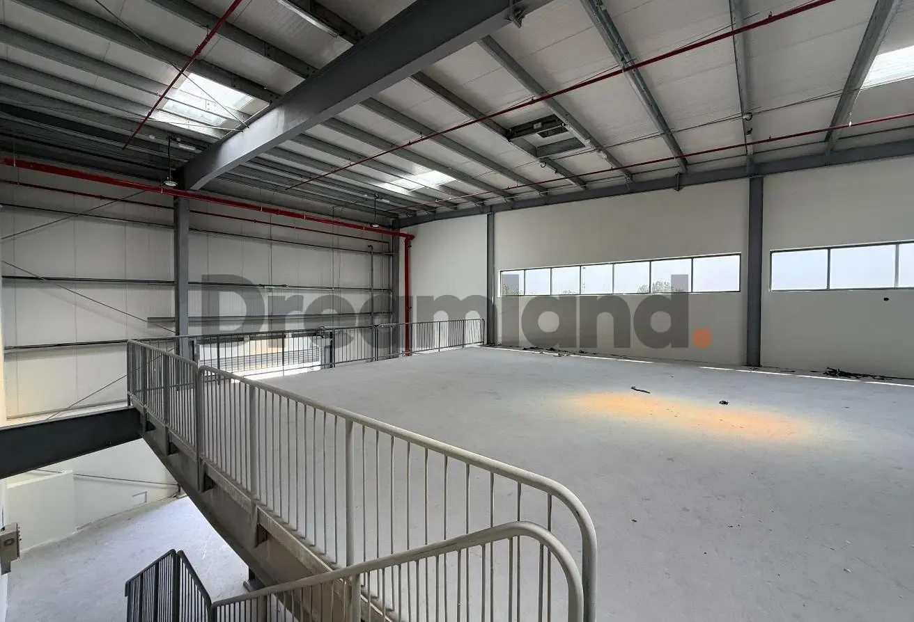 10-Unit Warehouse Facility | Spacious | Fitted