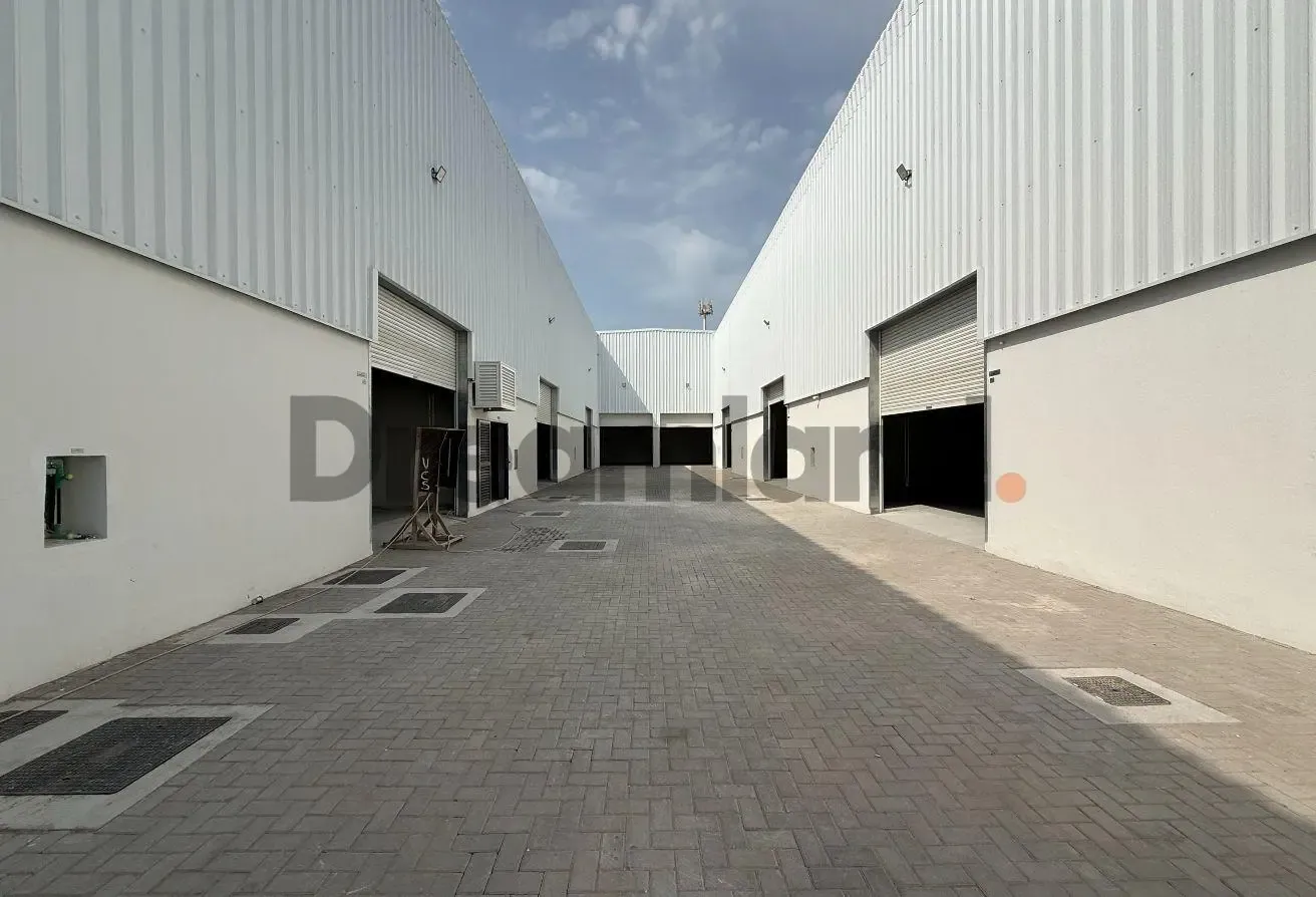 10-Unit Warehouse Facility | Spacious | Fitted