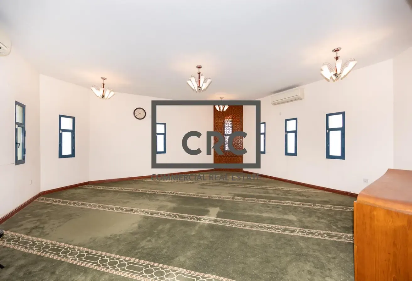 Jebel Ali North | Warehouse cum office |1,500 KW
