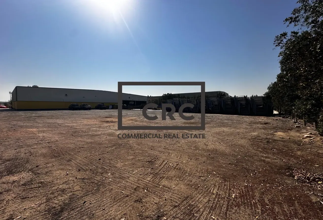 Logistics Warehouse | 4 Loading Bays | Expandable