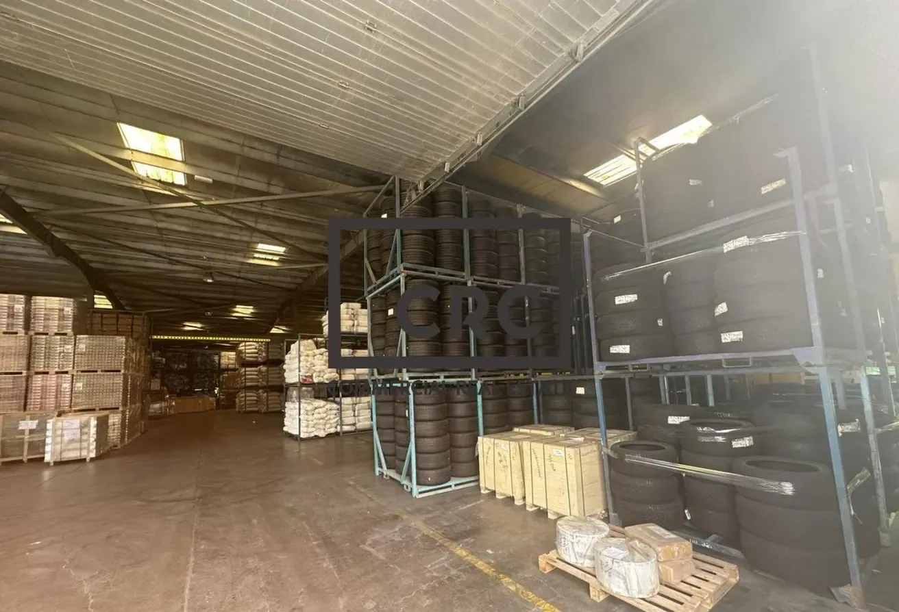Logistics Warehouse | 4 Loading Bays | Expandable
